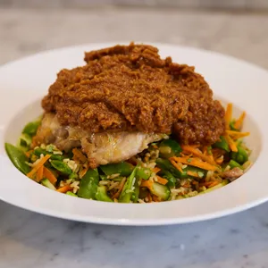 Chicken and rice salad with satay sauce
